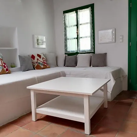 Holiday home Traditional House In A Settlement In Paros *